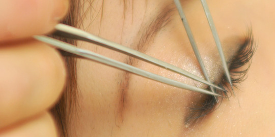 【石橋】月給18万スタート！完全週休2日！コンクール受賞歴も豊富なオーナーがきっちり指導してくれますよ！今ならアイラッシュも教えてもらえるかも♪エステやヘッドスパも提供するトータルビューティーサロンからアシスタント（美容師）の求人☆★☆