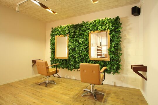 【社】≪社会保険完備≫≪完全週休2日制≫≪交通費全額支給≫≪車通勤可能！≫地域トップクラスの集客力＆しっかり接客にも力を入れているのでリピート率も高い人気サロン「Be Shine 社店（ビィシャインヤシロテン）」からスタイリスト（美容師）の求人☆★