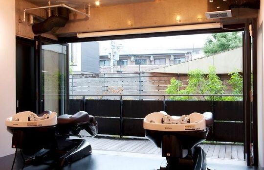 【阪急御影】≪月給20万円スタート≫≪実働8時間≫≪社会保険完備!!≫≪完全週休2日制！≫長く働き続けられる環境がGOOD♪しっかりと技術を学べます!!明るいスタッフさんが多いアットホームな人気サロン“DiO（ディオ）”アシスタント（美容師）の求人☆★☆