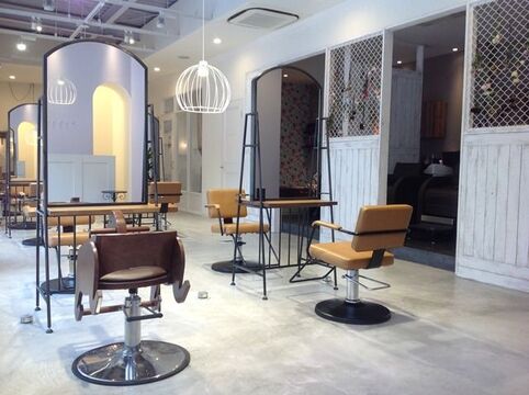 【桃山台】≪経験者募集≫アットホームでフランクな接客を心掛けるオシャレな地域密着型サロン♪スタッフさん同士もみんな仲良し♪cherie（シェリ）からアイリスト（アイデザイナー・まつ毛エクステ）の求人★☆★