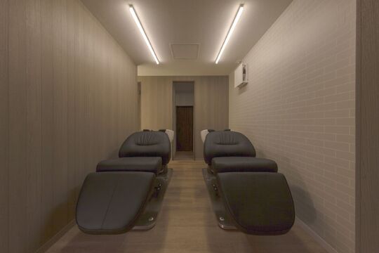 【呉服町駅】≪週休3日まで可能・土日休み相談OK・社会保険完備≫お休みをしっかり取りながら長く働ける環境です！！完全予約制のマンツーマンヘアサロン「Dears 福岡店（ディアーズフクオカテン）」からスタイリスト（美容師）の求人☆☆