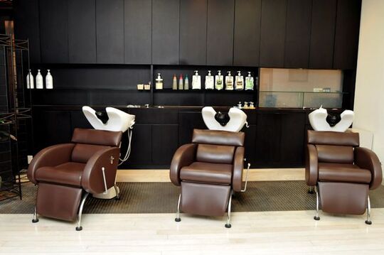 【千里丘】≪完全週休2日制≫≪18時には営業終了≫アシスタント業務のみやりたいママさん美容師も歓迎！レッスンは自分のペースで行うので、プライベートの時間も調整しやすいです！これから一緒に成長していってくださる方をお待ちしています！！「あとりえ 月の庭 （アトリエツキノニワ）」からアシスタント（美容師）の求人☆☆