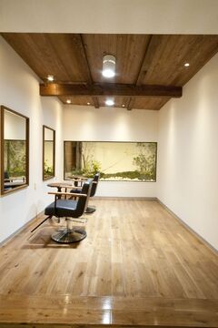 【烏丸】◇◆社会保険完備◆退職金制度あり◆住宅手当あり◆◇新商品や新メニューをドンドン取り入れ、最新のトレンドを発信！まつげエクステや着付けも学べます。幅広い分野で活躍できる美容師になりたいならココ♪Spin hair 高倉店（スピンヘアータカクラテン）からスタイリスト・Jr.スタイリスト（美容師）の求人☆★☆