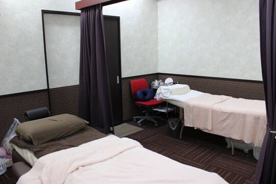 【大土居】≪社会保険完備≫≪業務委託も選択OK♪≫着付け・メイクも学べます！お客様を美しく輝かせるためのトータルビューティーサロン「Hair&Esthetic salon Shiny（ヘアアンドエステティックサロンシャイニー）」からスタイリスト（美容師）の求人☆★