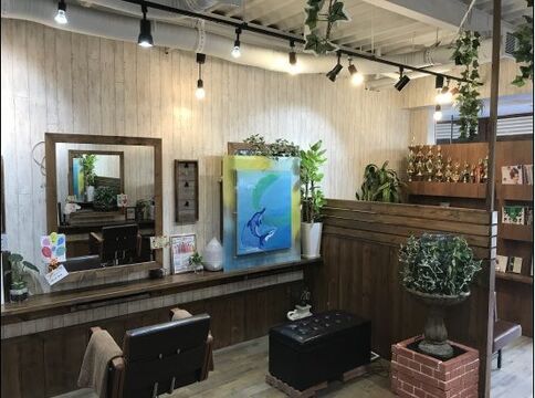 【豊中駅】≪月給18万5千円スタート！≫≪社会保険完備≫≪毎日18時台に退勤可能≫≪営業中レッスン推奨！夜レッスン無し≫≪産休実績あり！≫≪20時までに退勤可能！≫自分の働き方が選べる♪有給も取りやすく、男性も女性も働きやすい地域密着型のサロン！Baby Step（ベイビー ステップ）からアシスタント（美容師）の求人☆★