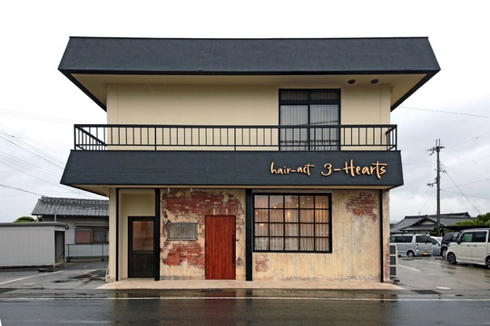【下井阪】≪19時までに退社可能≫≪社会保険完備≫≪ダブルワークOK≫髪質改善、ヘッドスパに特化したサロン！アットホームな雰囲気で働きやすさ抜群！しっかりとした教育システムで技術を磨ける環境です！！3-HEARTS（スリーハーツ）からアシスタント（美容師）の求人☆★