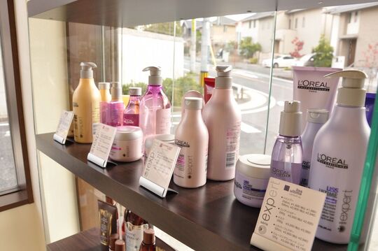 【和泉中央】日曜休みあり！アナタの頑張りを評価してしっかりお給料でも還元！パリでも学んだ実力派オーナーさんの技術も学べますよ！「Le seul（ルスール）」から、スタイリスト（美容師）の求人☆☆