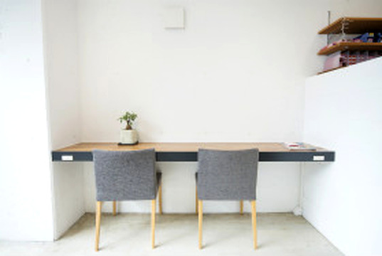 【JR高槻】◇◆完全週休2日制◆営業時間内レッスン可能◆◇ゆったりと働いていくならココ！あなたに合わせてレッスンも見ていくので、無理なくマイペースに働いていけますよ♪お客様に癒しの空間を提供し、高いリピート率を誇るサロン★arT hair(アルト ヘアー)からアシスタント(美容師)の求人★☆