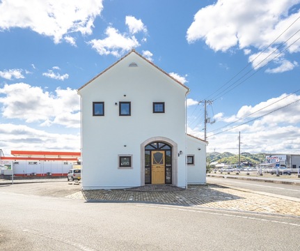 【茶屋町】美容師として最も幸せに働ける環境を実現しました≪髪質改善サロン≫≪マンツーマン接客≫無理なかけもちなどなく、1人1人のお客様と親身に向き合って接客。客数が多くなくても、高い売上を上げる事ができる高単価サロン「CoRte.倉敷新田店（コルテクラシキシンデンテン）」からスタイリスト（美容師）の求人☆★