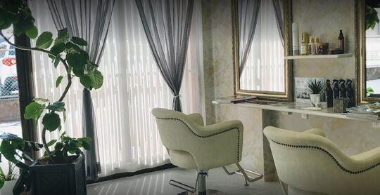 【岩国駅】≪月休8日・平均退勤時間17:30≫美容業界では珍しい毎週日曜日がお休み！！お仕事とプライベートのメリハリを大切にできるヘアサロン「splen deur（スプランドゥール）」からスタイリスト（美容師）の求人☆☆