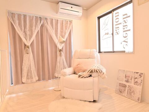 【蒲生四丁目】≪月給23万円～≫≪社会保険完備≫≪土日は時給UP≫アイラッシュのみではなく、アイブロウやメイク用品等にも関われるお仕事です！「JOLIE+（ジョリープラス）」からアイリスト（アイデザイナー・まつげエクステ）の求人☆☆