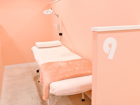 【京王八王子】≪髪色自由・ネイルOK≫≪月2回まで土日休み◎≫≪産休育休実績あり≫女性にとって長く働ける環境を用意！！頑張れば頑張った分だけ還元される給与システムが人気です！「marry 八王子店（マリーハチオウジテン）」からアイリスト（まつげエクステ・まつげパーマ・アイブロウ）の求人☆☆