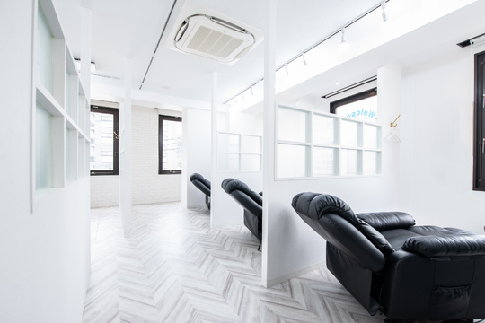 【南浦和】未経験歓迎！≪社会保険完備≫≪服装ネイル髪色自由≫≪有給休暇あり≫≪独立・開業支援あり≫≪産休育休実績あり≫8割以上のスタッフが未経験での入社！安心の研修制度が魅力！「glee 南浦和店（グリーミナミウラワテン）」からアイリスト（まつげエクステ・まつげパーマ・アイブロウ）の求人☆☆