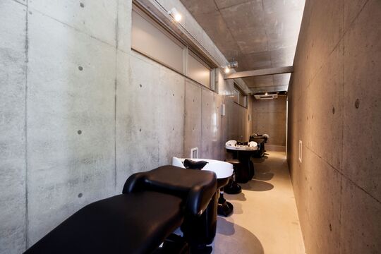 【三鷹】≪月給23万円スタート≫≪社会保険完備≫≪営業中のレッスン可能≫2年でデビュー可能！！まつエクも学ぶことが出来ます！ショートやボブが得意なサロン「HAIR DESIGN RISK（ヘアデザインリスク）」からアシスタント（美容師）の求人☆★