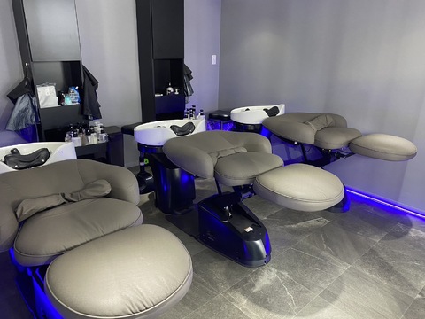 【梅田】平均月給80万円！≪業務委託または正社員≫≪正社員でも完全自由シフト制・土日休み月2,3回までOK≫≪総売上50～60％還元≫≪最低保障給月30万円≫≪フレックスタイム制≫≪基本マンツーマン施術≫≪客単価17000～23000円≫高単価・高還元率の美髪特化サロン！「LAGRECE（ラグレス）」からスタイリスト（美容師）の求人☆★