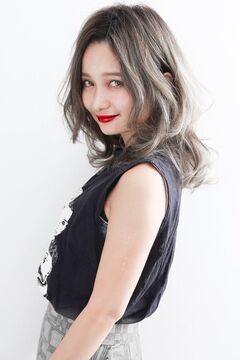 【元町】≪月給30万円スタート≫≪社会保険完備≫≪完全週休2日制＆有給休暇あり♪≫集客抜群で入客できます！元町駅前のパーソナルカラーが人気のお店です！働きやすい環境が整った“Elsa（エルサ）”からスタイリスト（美容師）の求人☆★