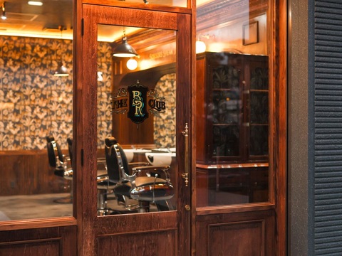 【大和八木】≪月給30万円～≫≪社会保険完備≫≪メンズサロン≫奈良から最先端のトレンドを発信しつづける人気サロン。お店を盛り上げてくれる方大募集中！「The BR Club（ザ ビーアール  クラブ）」からスタイリスト（美容師）の求人☆★