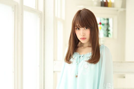 【フラワータウン】≪社会保険完備≫≪有給休暇あり≫日曜定休あり！高水準のお給料とで働きやすい待遇！平均退社時間が19:30なので自分の時間もしっかり持てて、長く働けるお店です「vitesse on bodies（ヴィテスオンボディーズ）」からアシスタント（美容師）の求人★☆