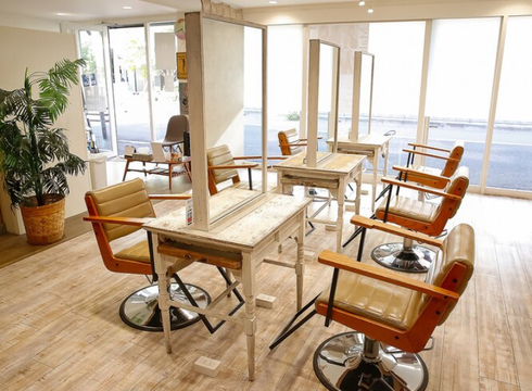 【古川橋】≪完全週休2日制≫≪社会保険完備≫≪抜群のレッスン環境≫≪引越し手当最大10万円あり≫最短1年でスタイリストデビュー可能！営業時間内レッスンも可能！アシスタント業務のみしたいママさん美容師も歓迎！プライベートも充実！ガチガチな硬いサロンではなく良い意味で自由な社風のサロン！「Love & hair Mahalo（ラブアンドヘアーマハロ）」からアシスタント（美容師）の求人☆★