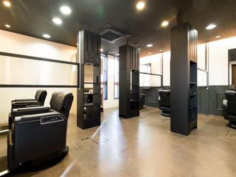 【西山天王山】≪完全週休2日制≫≪寸志あり≫≪営業時間内レッスンOK≫見習いの方にも歩合あり！頑張った分をしっかり還元してもらえる環境！「T-PLUS（ティープラス）」から理容師（理容室）の求人☆★