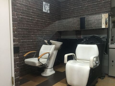 【鳳】≪社会保険完備≫≪月給22.5万円スタート≫≪月8日休み≫パート・アルバイトも同時募集中!!シフト制なので働き方は自由！土日のお休みも取りやすくプライベートも充実！営業中の空いた時間を活用してメリハリをつけてレッスンをしています♪「24（トゥエンティーフォー）」からアシスタント（美容師）の求人★☆