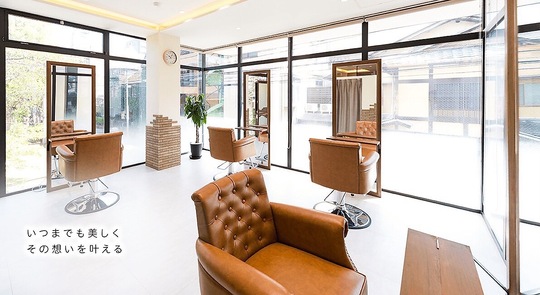 【河原町】≪日曜休みあり≫≪有給休暇取得実績≫≪月給21万円～≫ひとり一人のお客様を大切に、ゆったり接客！オーナーさんとスタッフさんの距離が近いことが魅力です！高単価サロン「aeru（アエル）」からアシスタント（美容師）の求人★☆