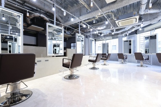 【渋谷】≪社会保険完備≫≪完全週休2日制≫≪土日休み月4,5回までOK≫≪客単価1万円以上≫≪客層20代メイン≫≪男女共に応募歓迎≫垢抜けたい人を応援するメンズ特化型サロン！SNSを利用した集客や、ブランディングに興味がある方にオススメ！「D.D.（ダダ）」からアシスタント（美容師）の求人★☆