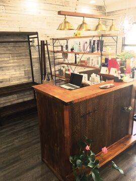 【JR明石駅】≪月給25万円スタート／パートさん時給1200円〜≫≪入客チャンス大◎≫≪日曜休みあり≫18時閉店でプライベートも充実出来ます パート、アルバイトさんも大歓迎です地域の方に愛されるアットホームサロン「cherish（チェリッシュ）」からスタイリスト（美容師）の求人☆★☆