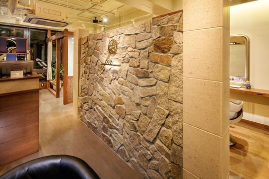 【矢場町】≪トレンド発信サロン≫≪社会保険完備≫某有名雑誌にも掲載されたことのある実力派サロン。お客様から絶大な支持を誇るカラー技術が学べますよ！「for...by grande（フォーバイグランデ）」からアシスタント（美容師）の求人☆★