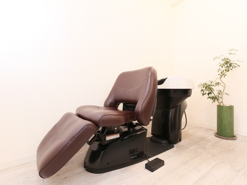 【洛西口】≪日曜日定休あり≫≪最短2年でスタイリストデビュー可能≫≪土日休みOK≫≪社会保険完備≫≪19時台に退勤可能≫地域で長く愛され続けているサロン！マンツーマンレッスンでしっかりと技術を習得することができます！「sup（サプ）」からアシスタント（美容師）の求人☆★