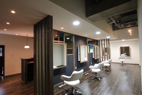 【今里】≪完全週休二日制≫出勤スタッフ以上予約はとらないので、じっくりとお客様と関わって行けますよ！丁寧な接客、施術で人気の髪質改善サロン「Maru hair design（マルヘアーデザイン）」からスタイリスト（美容師）の求人☆★