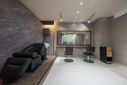 【西鉄平尾】≪正社員／パートアルバイト／時短社員の選択可能・高月給・歩合率40％以上・入客チャンスあり≫入社初月から月給35万円可能です！新規・フリー毎月100名以上の集客力！！福利厚生が充実しているヘアサロン「TIERRA＋（ティエラ）」からスタイリスト（美容師）の求人☆★