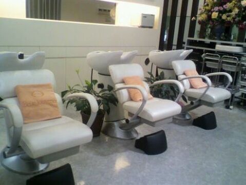 【蛍池】≪19時退社≫≪有給休暇あり≫≪残業一切無し≫ライフスタイルに合わせて休日数を選択可能！プライベートを重視できるアットホームなサロンです“SOFYK OTANI（ソフィックオータニ）”からスタイリスト（美容師）の求人☆★