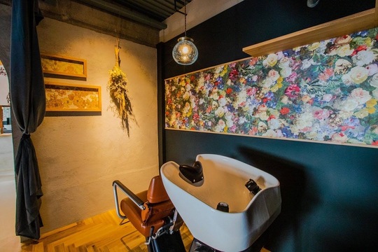 【石橋阪大前】ママさん美容師さん、ブランクのある方も大歓迎！髪質改善や頭皮ケアに特化した女性専用のプライベートサロン。おしゃれな落ち着いた店内でのびのびと働いてもらえる環境です「kanunu（カヌヌ）」からアシスタント（美容師）の求人☆☆