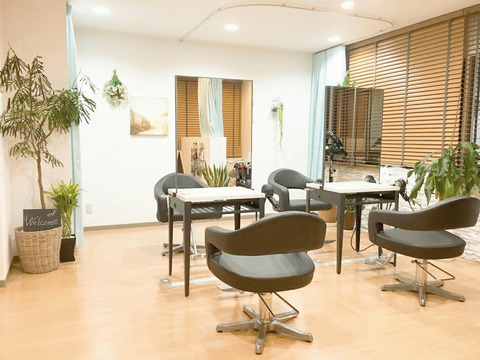 【本城】≪完全週休2日制・社会保険完備・小規模サロン≫一人ひとりのお客様としっかり関わることができます！お客様の服装・メイクなどから本当に似合うスタイルを見つけ出しましょう！お客様へ癒しの空間をご提供するアットホームサロン「hair salon blanco（ヘアーサロンブランコ）」からスタイリスト（美容師）の求人☆☆