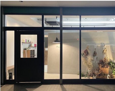 【北条町】≪完全週休2日制・20時までに退勤可能・土日休みOK≫幅広い世代
の方から人気のサロン！ハイトーンカラーも多く、まつエク、着付けなども学んでもらえます。「PEONY HAIR&EYELASH（ピオニーヘアアンドアイラッシュ）」からスタイリスト（美容師）の求人☆★