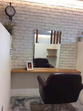 【松井山手】≪月8日休み≫≪月に1度土日どちらかの休みOK≫≪有給100％消化≫≪社会保険完備≫≪パートのママさん美容師も大募集≫マンツーマンでの入客も可能！子育てが落ち着いて復帰した主婦の方も多数活躍中◎スタッフ同士の仲がすごく良く、離職率が低いトータルビューティーサロン「Patio（パティオ）」からスタイリスト（美容師）の求人☆★☆