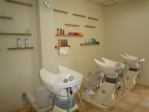 【有田】社会保険を完備している好待遇が魅力♪お客さんととても仲良しなスタッフさんばかりが揃ってる地域密着型のサロン「PLUS ROAD」からスタイリスト（美容師）の求人☆★