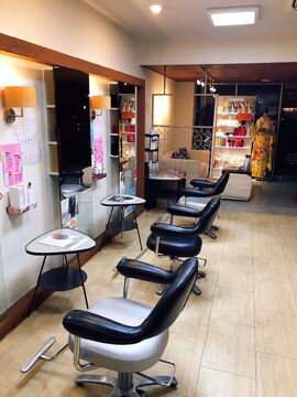 【瓢箪山】≪パートさんやママさん美容師も歓迎≫≪時給1300円～≫≪月給25万円≫≪平均退社時間19時≫着付けも学べる！幅広い年代のお客様に支持されているヘアサロン！お客様・仲間・地域と共に幸せになれる環境づくりを目指すサロン！「hair create ART CUBE（ヘアークリエイトアートキューブ）」からスタイリスト（美容師）の求人☆★