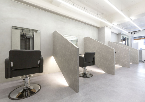 【堀江】≪月8回休み≫≪中途採用の場合1年以内にデビュー≫≪社会保険完備≫ブリーチカラーやハイトーン、デザインカラーに特化しているトレンドサロン！若い感性を活かして活躍したい、センスを磨いて技術習得したい方募集中！「FIVE by THe Ect 北堀江店（ファイブバイジエクトホリエテン）」アシスタント（美容師）の求人☆★☆