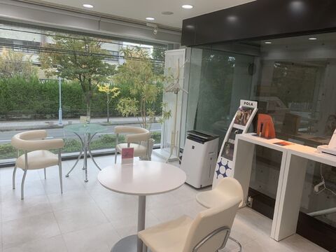 【烏丸御池】≪未経験OK≫≪日曜・祝日定休≫≪途中退店OK≫頑張った分だけお給料に還元される完全歩合制！！16時までの時短勤務など、幅広く自由な働き方が可能！主婦の方やプライベートと両立したい方におすすめです「POLA THE BEAUTY 御池店（ポーラザビューティーオイケテン）」からエステティシャンの求人☆☆