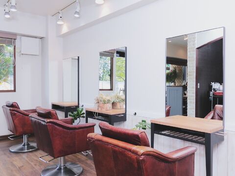 【甲東園】≪社会保険完備≫≪月8〜10日休み≫≪営業中レッスンOK≫レッスンはオーナーによるマンツーマン指導！そのため最短1年でデビュー可能ですよ！「Rinne 甲東園（リンネコウトウエン）」からアシスタント（美容師）の求人☆★☆