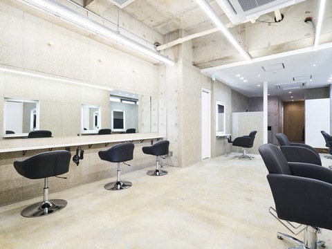 【浦安駅】≪自由出勤制≫≪土日祝休みOK≫自分のペースで働けるアットホームサロン！長く働けるサロンをお探しの方にオススメです！「SEA 浦安（シーウラヤス）」からスタイリスト（美容師）の求人☆★