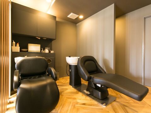 【箕面船場阪大前】≪正社員と業務委託を選択可能！≫≪週休2日、社会保険完備、有給休暇あり、18時退勤可能≫ライフスタイルに合わせた勤務が可能！自分のやりたいこと応援してくれる働きやすさ抜群のサロン！無理せず自分のペースで働けるのでママさん美容師さんも大歓迎！「匠美容室（タクミビヨウシツ）」からスタイリスト（美容師）の求人☆★