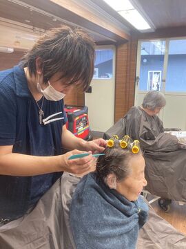 【祝園】◆完全週休2日制・基本18時での退社・早上がりシステムあり・社会保険完備◆プライベートも大切にできます！ヘアセットやメイク、訪問美容もしており、たくさんの経験が積めます！「Hair resort putih（ヘアーリゾートプティ）」からスタイリスト（美容師）の求人☆★