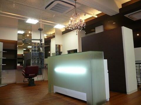 【出戸】アットホームなヘアサロン！！porto Belloでは安心して働ける環境作り、個々にあった美容師ライフの充実を目指しています。そして何よりも気さくで楽しい雰囲気を大切にしており、和気あいあいアとみんなが意見を出しあえる働きやすいフィールド☆フリーのお客様も多く、今までの経験を生かして活躍できます！☆porto Bello（ポートベロー）からスタイリスト（美容師）の求人☆☆