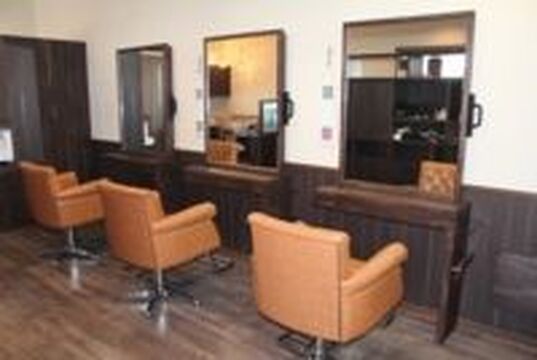 【原】圧倒的な地域密着サロンHAIR MAKE Lively（ヘアーメイクライブリー）☆コツコツ、じっくり、しっかりとお客さまに向き合って、楽しくお仕事しませんか  スタイリスト（美容師）の求人☆★☆