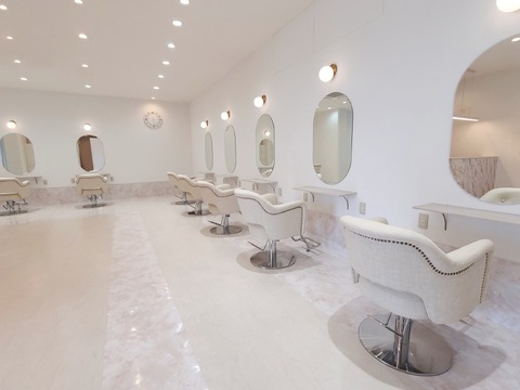 【赤坂駅】『選べる完全週休2日制＆週休3日＆時短』≪最低保障最大30万円・土日祝お休みOK・長期休暇取得可・社保完備・正社員or業務委託の選択OK≫有給休暇100％消化実績！！スタッフ、お客様はすべて女性だけの美容室。女性の働きやすさを常に考え、より良い環境や仕組みを創る「ivy by CIEL 女性専用サロン（アイビーバイシエルジョセイセンヨウサロン）」からスタイリスト（美容師）の求人☆☆