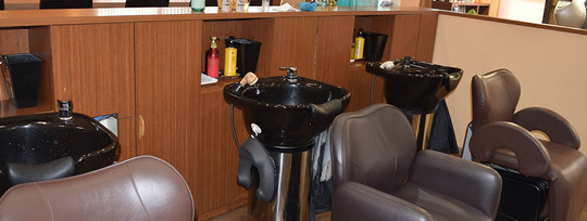 【野芥駅】≪最短1年でスタイリストデビュー・練習用のウィッグ支給・残業なし≫早期スタイリストデビューが可能！サロンはスタッフの成長のために一肌脱ぎます！こだわりの技術を提供する縮毛矯正専門サロン「hair design BEER 野芥店（ヘアーデザインビールノケテン）」からアシスタント（美容師）の求人☆★