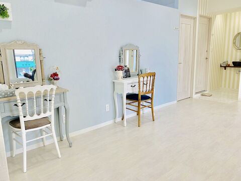 【寺田町】≪完全週休2日制≫≪社会保険完備≫≪19時に退勤可能≫≪交通費最大3万円支給あり≫最短1年半でスタイリストデビューを目指します。待遇面がしっかりしているので安心して長く働ける環境です。「Lucia（ルシア）」からアシスタント（美容師）の求人★☆